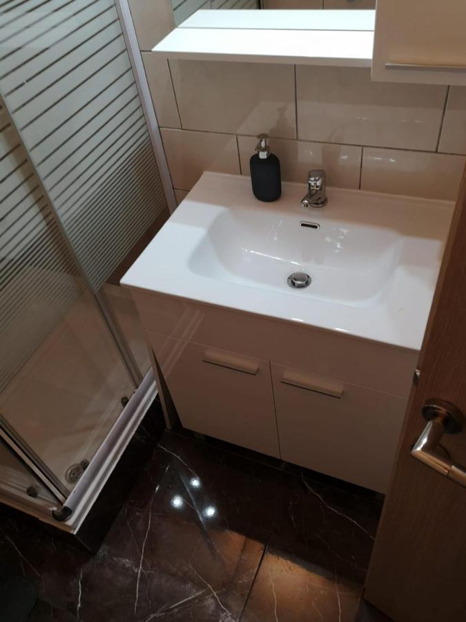 Apartmani Zdenka Savar-Maslina Εξωτερικό φωτογραφία